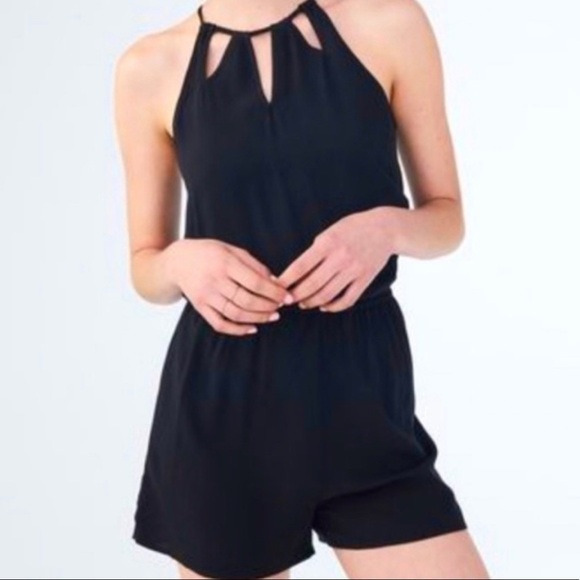 Aeropostale Key Hole Halter Black Romper. - Picture 1 of 8